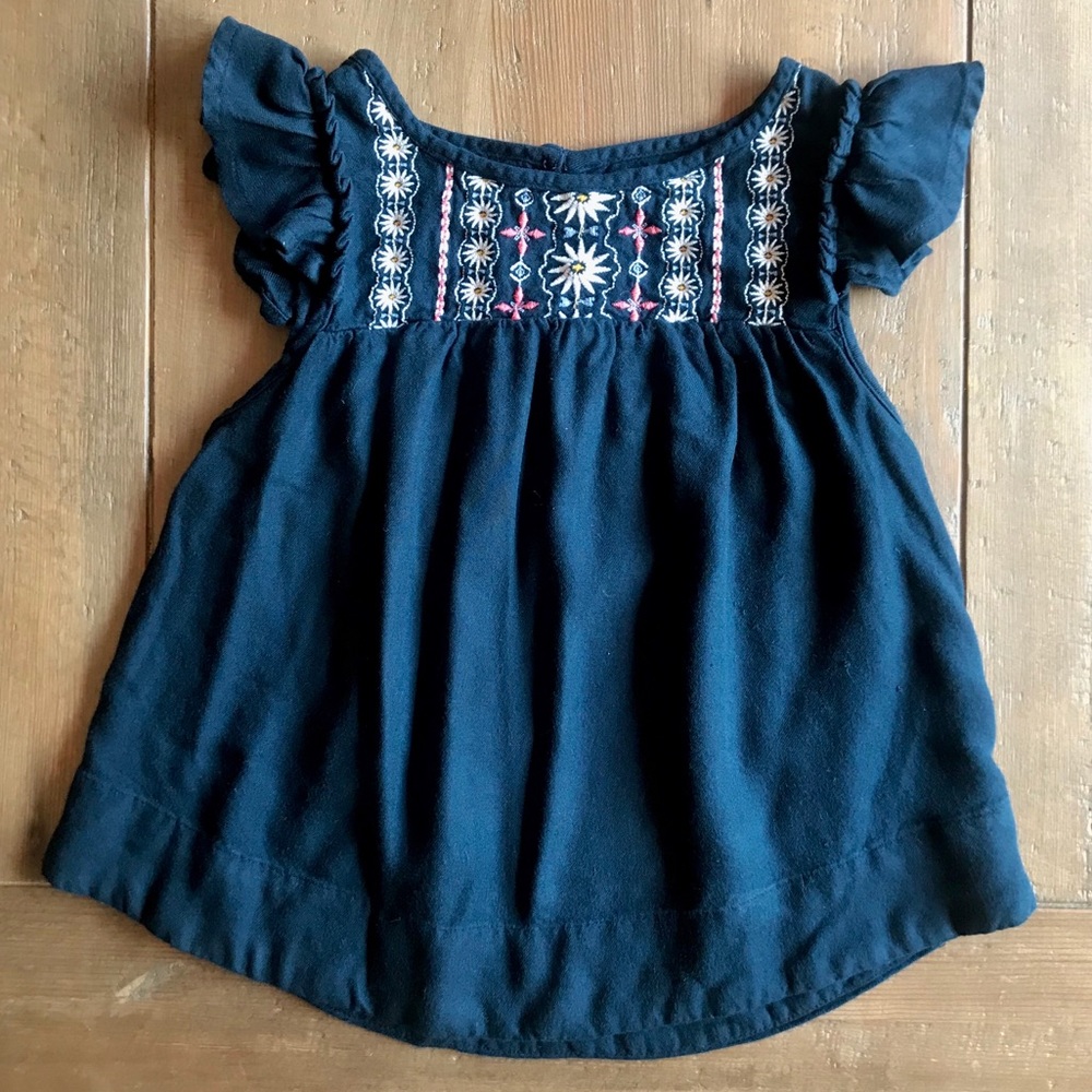 Abercrombie kids embroidered short sleeve 5/6